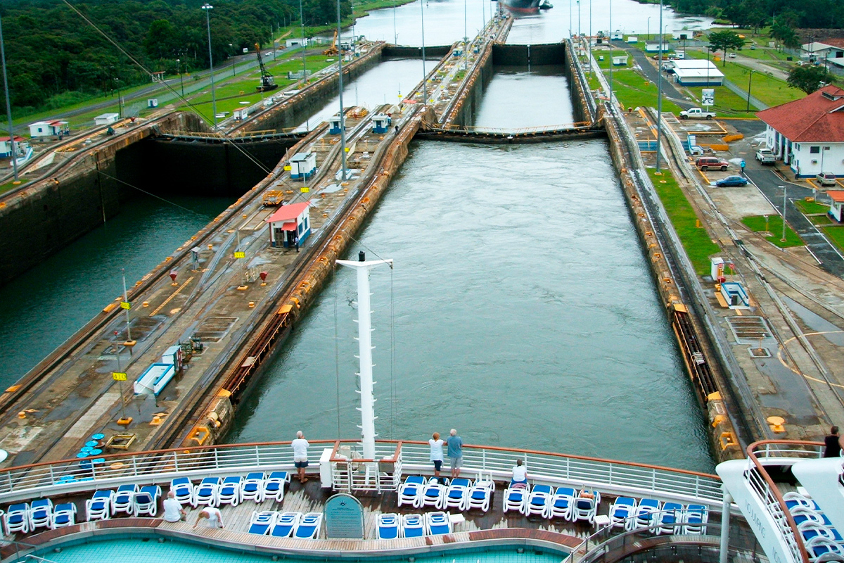 کانال پاناما در دو باند